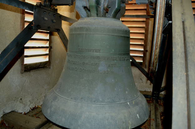 Glocke re un b